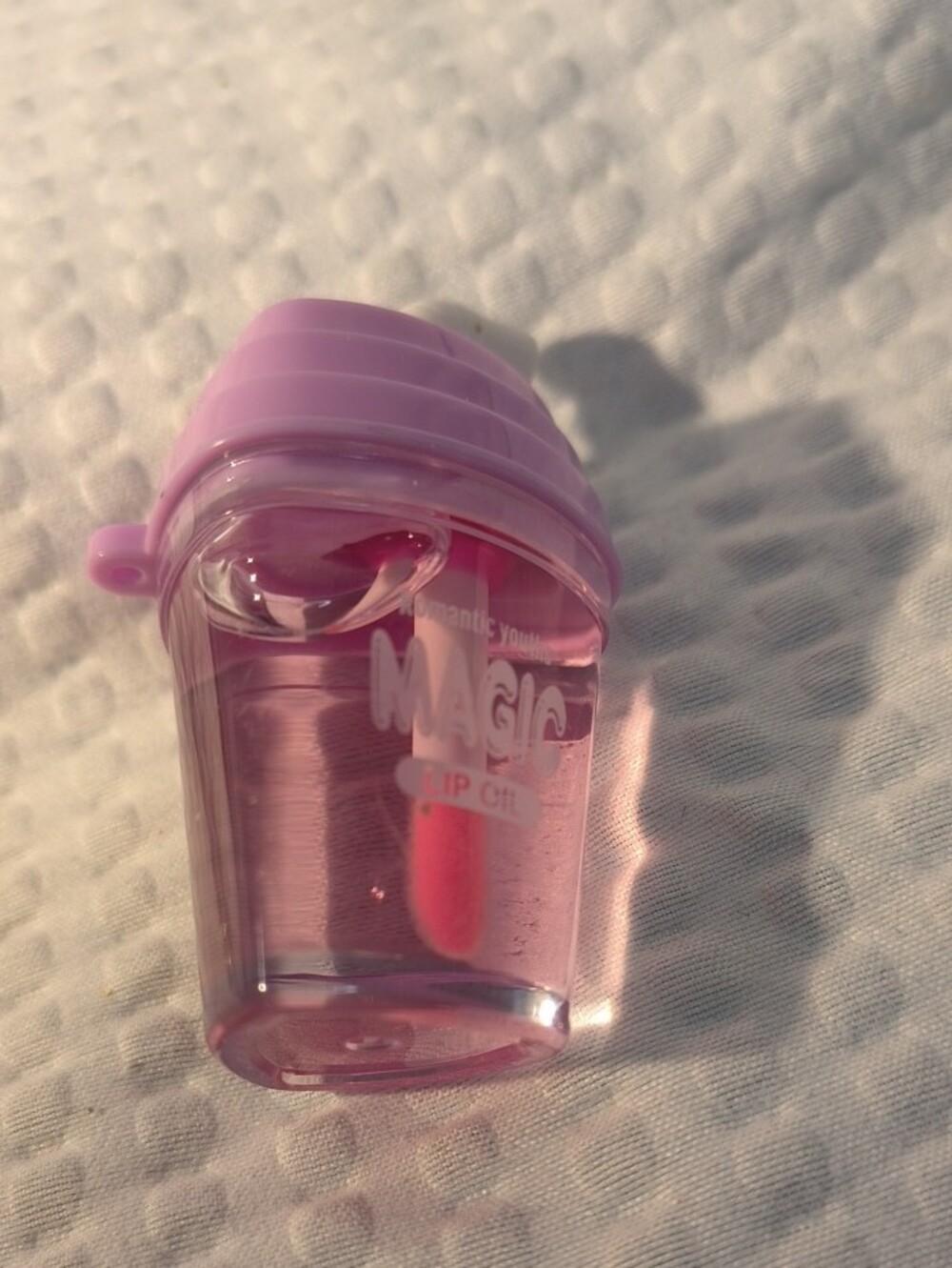 Magic Lip Oil Cup Shaped Lip Gloss - - Picture 3 of 4